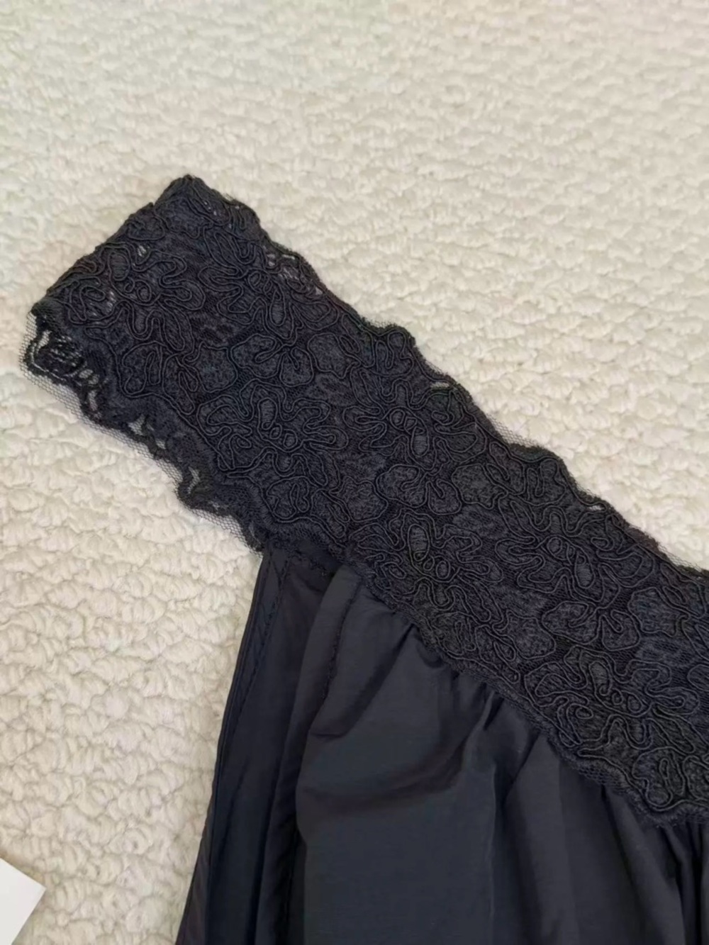 Helsa NWOT Mini Dress With Lace in Tech Poplin - Picture 11 of 12